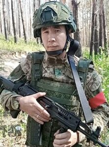 Гвардии младший сержант Унатбек АМАНОВ.