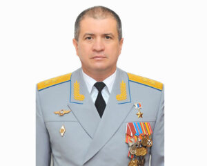Поздравление командующего дальней авиацией генерал-лейтенанта С.И. Кобылаша.