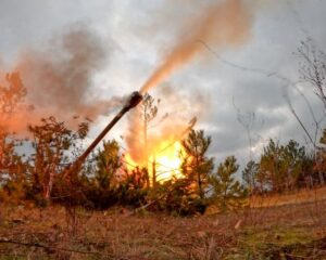 При тесном взаимодействии видов и родов войск