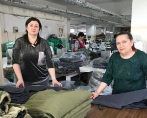 Адресно – на передовую.