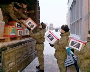 Праздничный КамАЗ отправлен с Урала нашим воинам