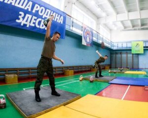 Стратег – значит гиревик.