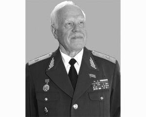 МАКАРОВ Виктор Романович