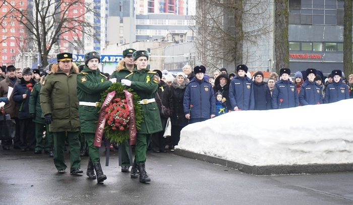 Бессмертному подвигу защитников Ленинграда