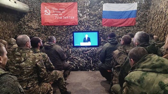Укрепление суверенитета России идёт по всем направлениям, и прежде всего на фронте В Послании Федеральному Собранию Владимир Путин отметил, что боевые возможности Вооружённых Сил увеличились многократно