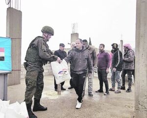Российский ЦПВС способствует возвращению беженцев из «Эр-Рукбана».