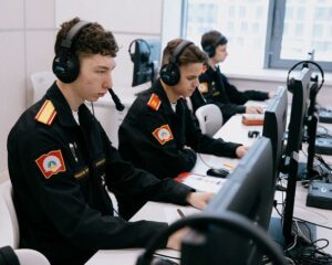Широкий кругозор и пламенная увлечённость.