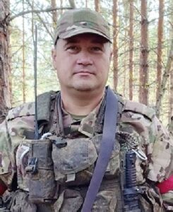 Гвардии старший лейтенант Евгений ДУХАНИН.