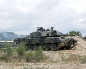 Великобритания Армия остаётся небоеготовой.