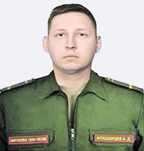 Ефрейтор Александр АПАШАНЦЕВ.