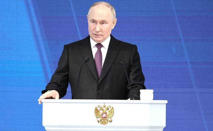 Укрепление суверенитета России идёт по всем направлениям, и прежде всего на фронте В Послании Федеральному Собранию Владимир Путин отметил, что боевые возможности Вооружённых Сил увеличились многократно