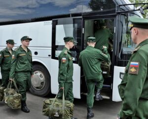 Исполнить конституционный долг и обязанность по защите Отечества.