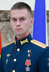 Гвардии капитан Олег Пивоваров.