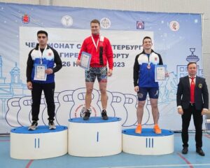 Уверенно покорять тонны тяжёлого металла Сегодня для курсантов Военно-морского института – будущих офицеров-подводников – спорт имеет принципиальное значение