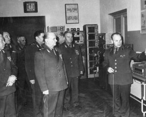 Начальник ГРУ генерал армии П.И. Ивашутин уделял большое внимание внедрению новой радиоэлектронной техники в частях военной разведки.