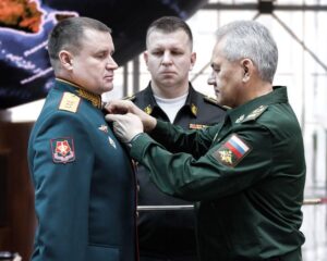 В боях закалённые бесстрашные герои страны.
