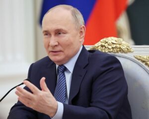 Настало «Время героев».