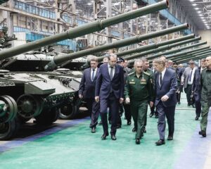 Победа куётся и в заводских цехах.