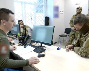 С доставкой до получателя в любой обстановке.
