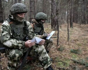 Приказы и письма доставляются в срок.