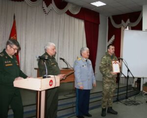 Участники спецоперации встретились с ветеранами