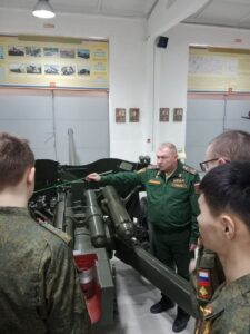 Научить и воспитать настоящего офицера