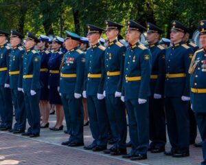 Научить и воспитать настоящего офицера