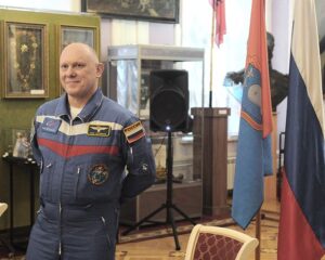 Фото с покорителем космоса на память.