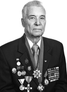 ЛАЗАРЕВ Георгий Евграфович