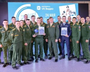Популяризируя военную науку.