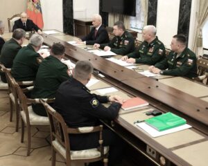 Вписать экономику армии в общую экономику страны.