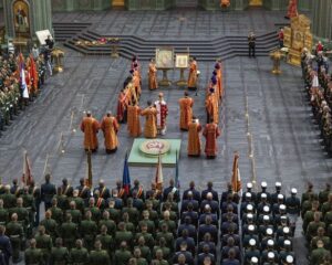 В Главном храме ВС РФ прошёл торжественный молебен.