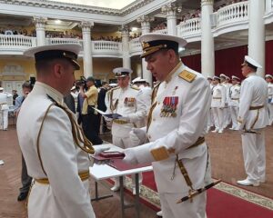 Попутного ветра на океанских и морских румбах.