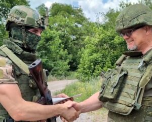 Помогаем нашим всей Россией.