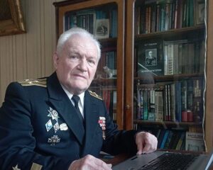 Покоритель океанских глубин.