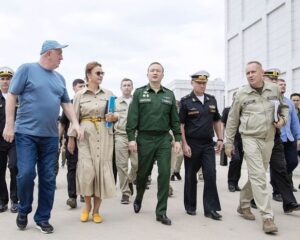 Следовать утверждённым графикам.