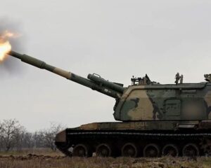 По противнику огнём с земли и неба