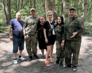 Услышать биение сердец.