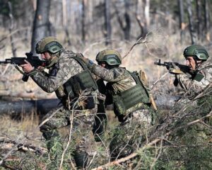 Профессия морпеха – Родину любить.