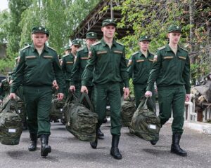 Новобранцы – в строю.