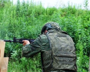 Совершенствуя огневую выучку.
