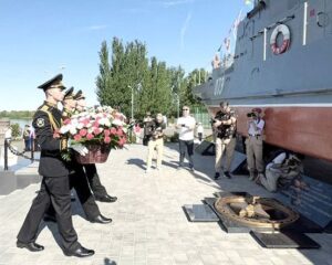 Увековечивая имена героев отечественного флота.