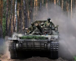 Рассчитать, прицелиться, поразить.