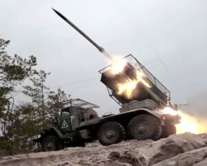Приумножая боевую славу дедов и отцов.