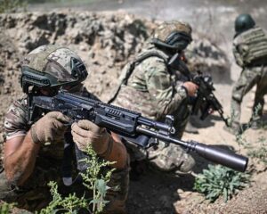 С высокой выучкой и волей к победе.