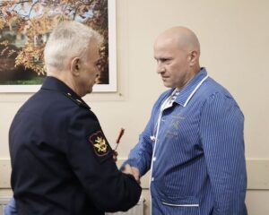Они воплощают мужество и верность воинскому долгу.