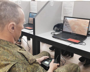 Действовать изобретательно с предосторожностью.