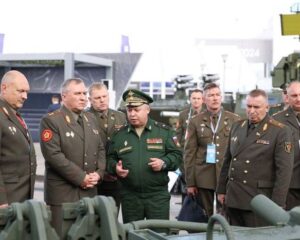 Форум позволяет сверить часы.