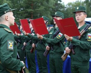 С Россией в сердце, с клятвой на устах.