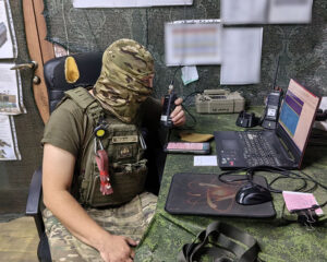 Отвечая на хитрость неприятеля.